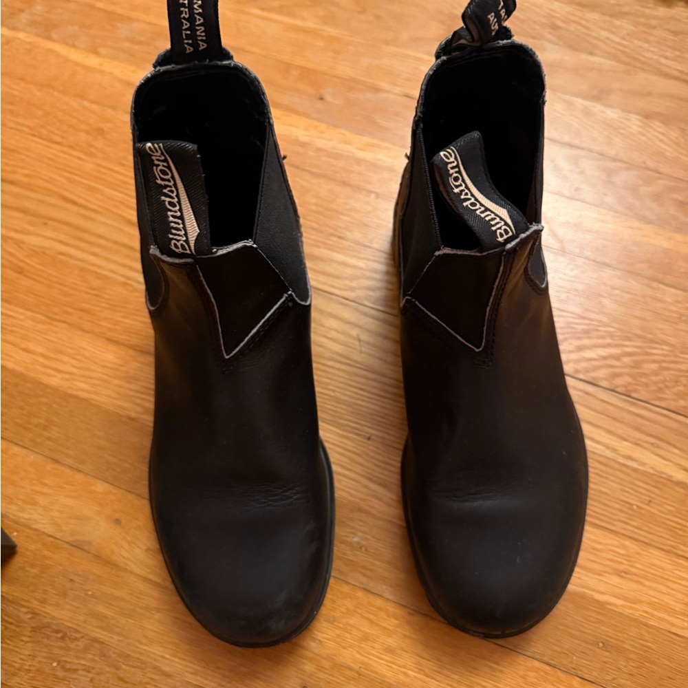 Blundstone Black Ankle Boots with Elastic Panels